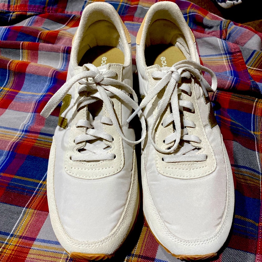 New Balance Women’s 720